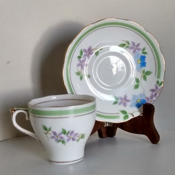 Roslyn Teacup Tea Cup & Saucer Blue Flowers BLuebells - Picture 2 of 11